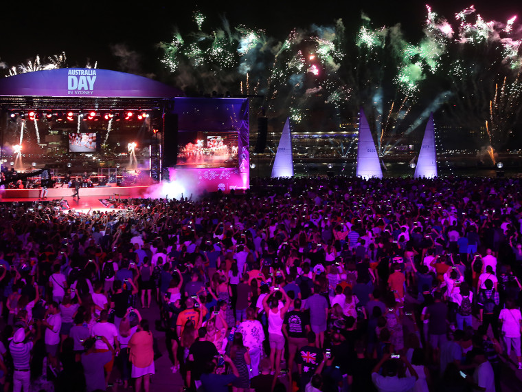 Fireworks and sailing boats light up Australia Day 2018 Live at Sydney Opera House