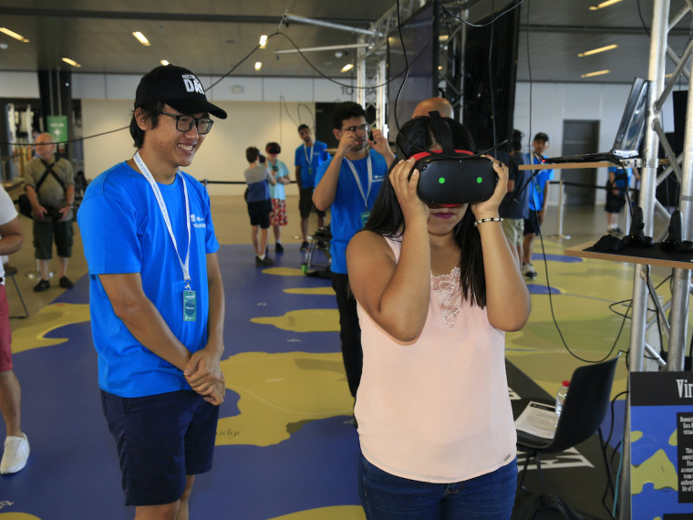35. OPT VR headset